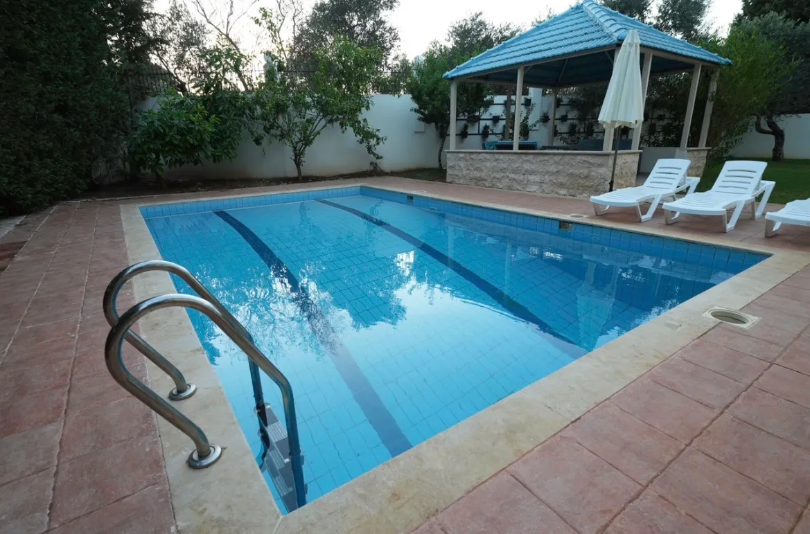Blue villa — photo 2