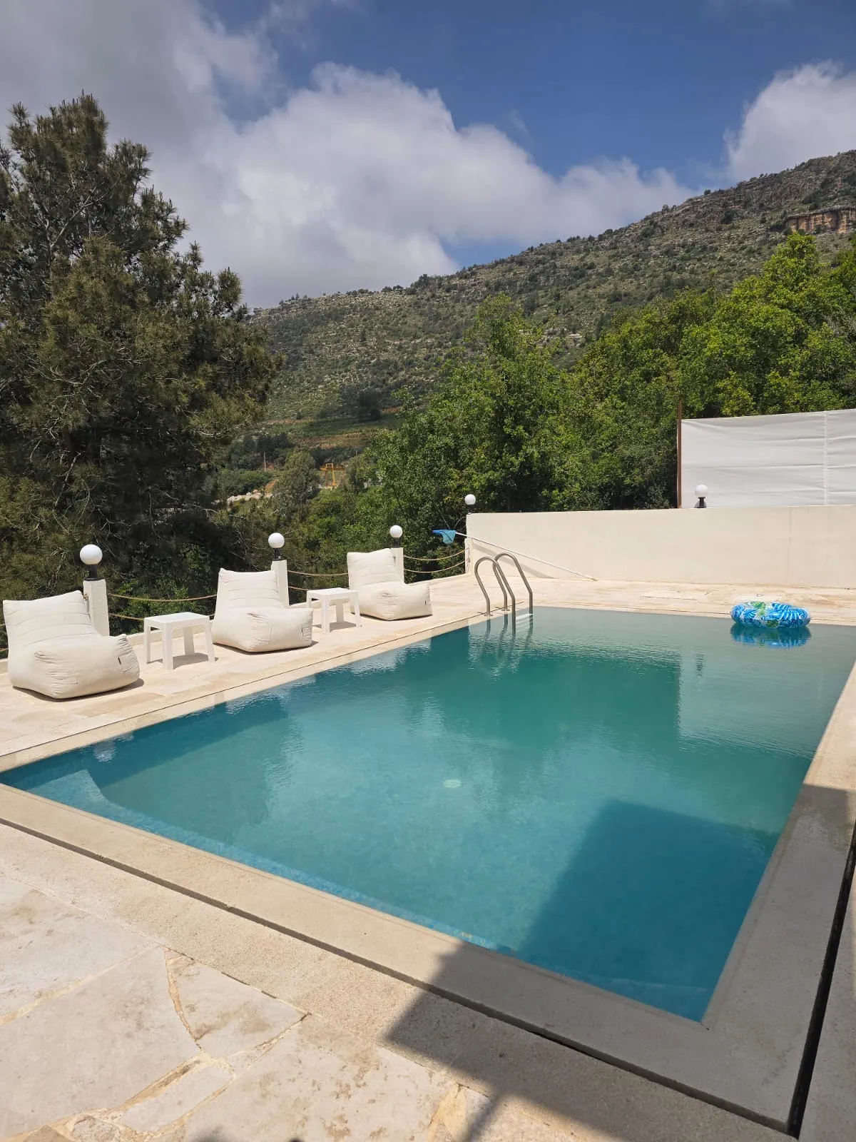White guesthouse — photo 2