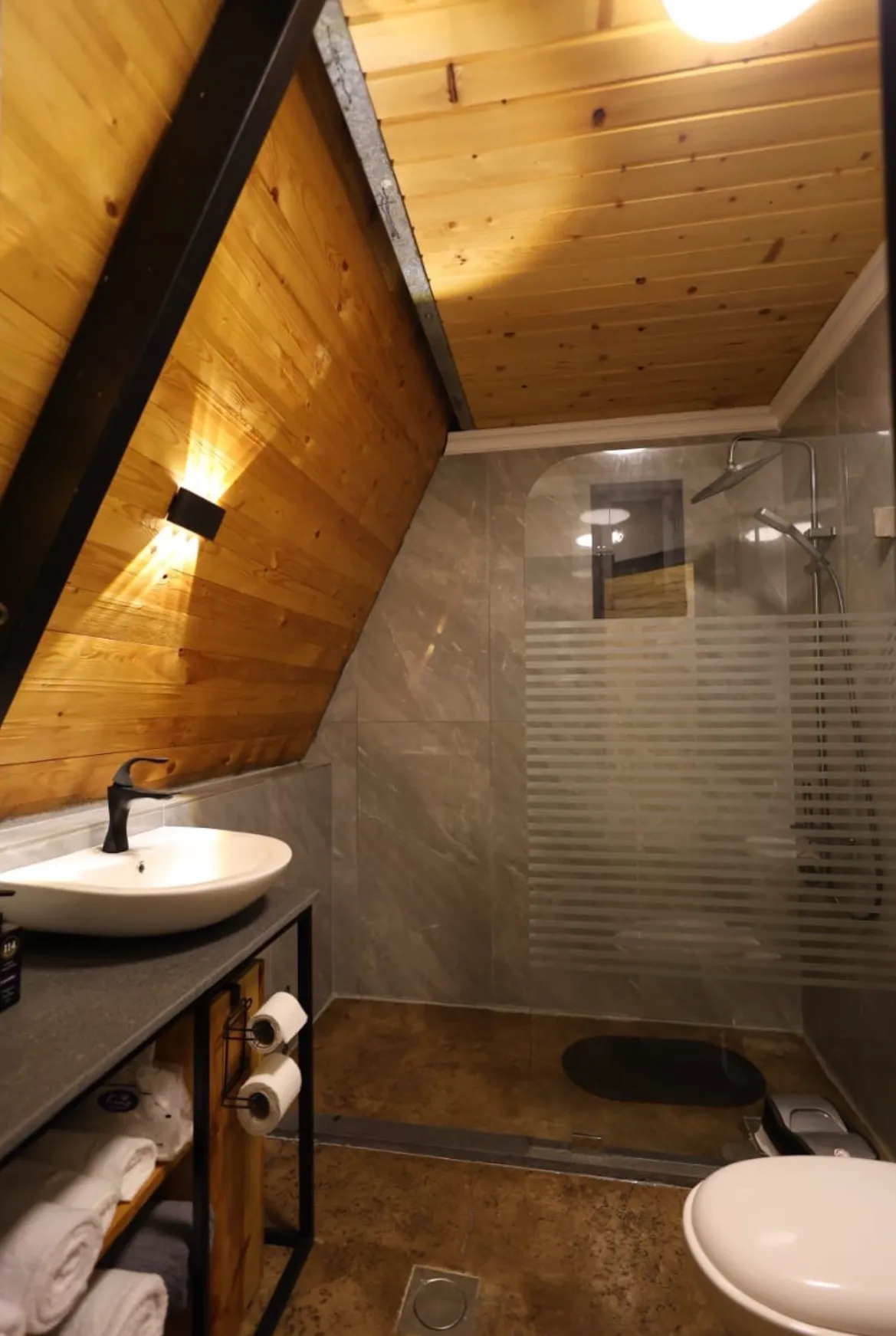 Wood river bungalow — photo 8