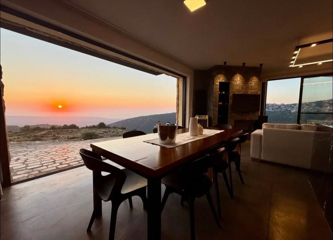 Hilltop villa — photo 7