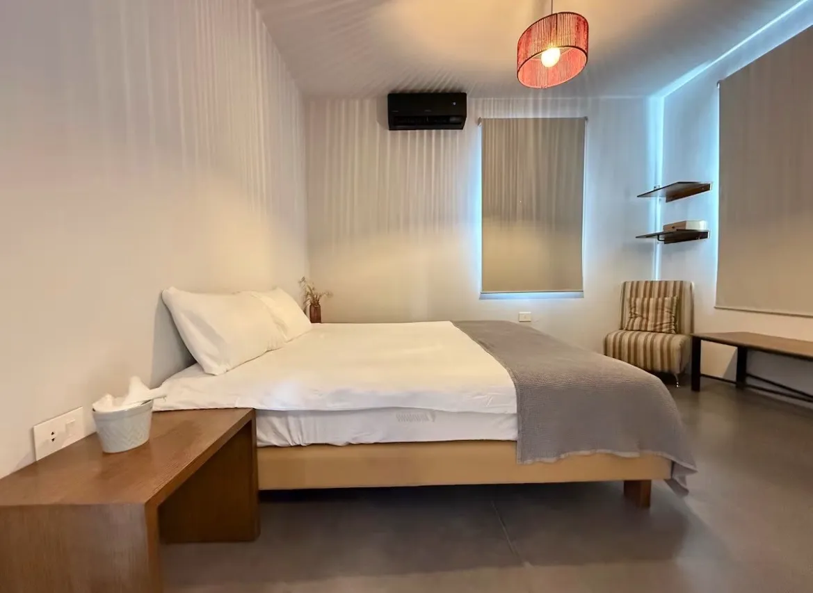 Hilltop villa — photo 10