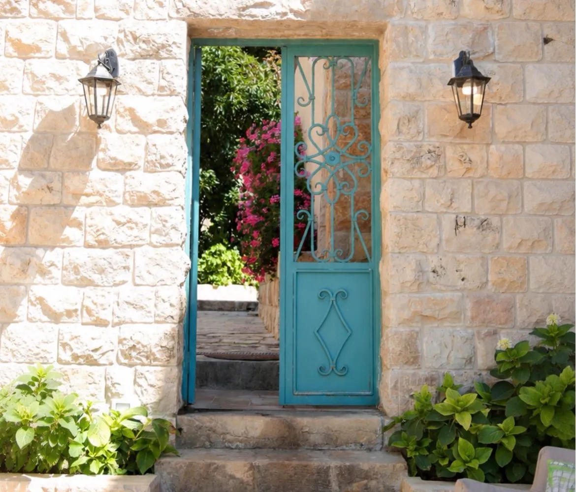 Traditional House — photo 2